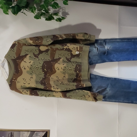 Vintage Distressed Wranglers Jean's - Picture 7 of 11